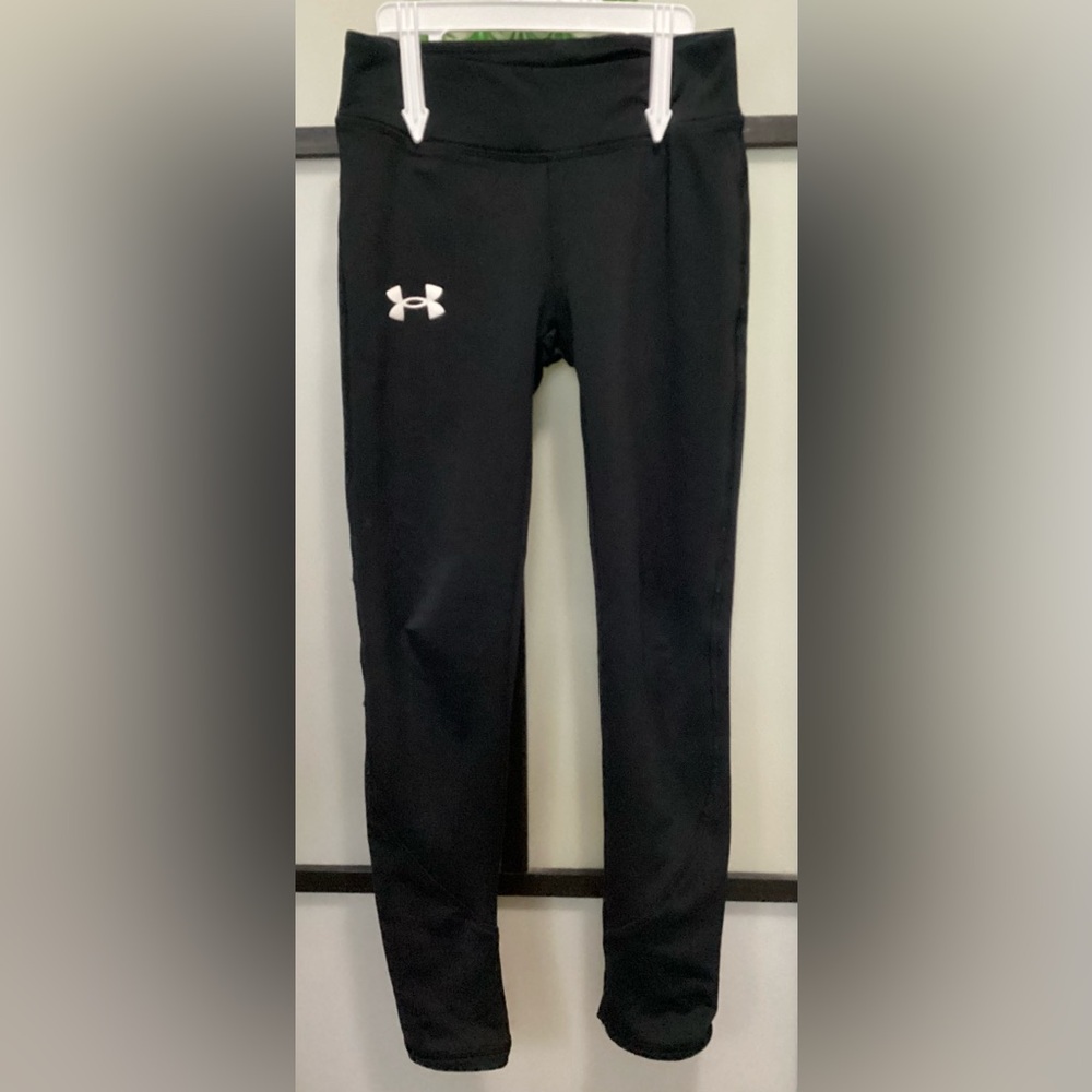Under Armour soft sport pants. Kids size S-6